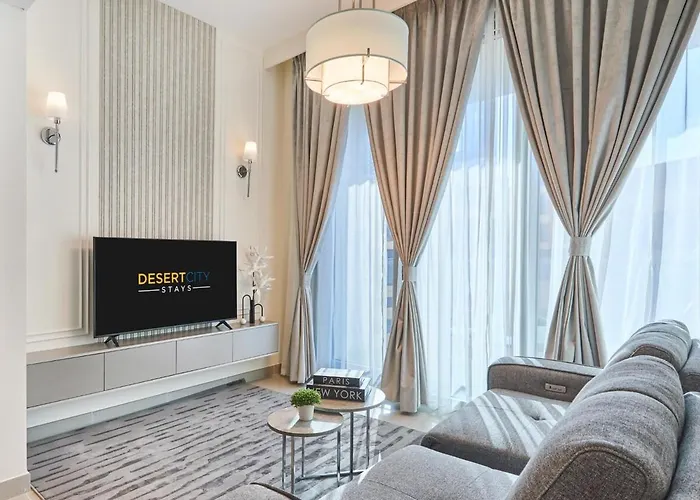 Cozy & Modern 1 Bedroom Apartment In Downtown Dubai, Hosted By Desert City Stays