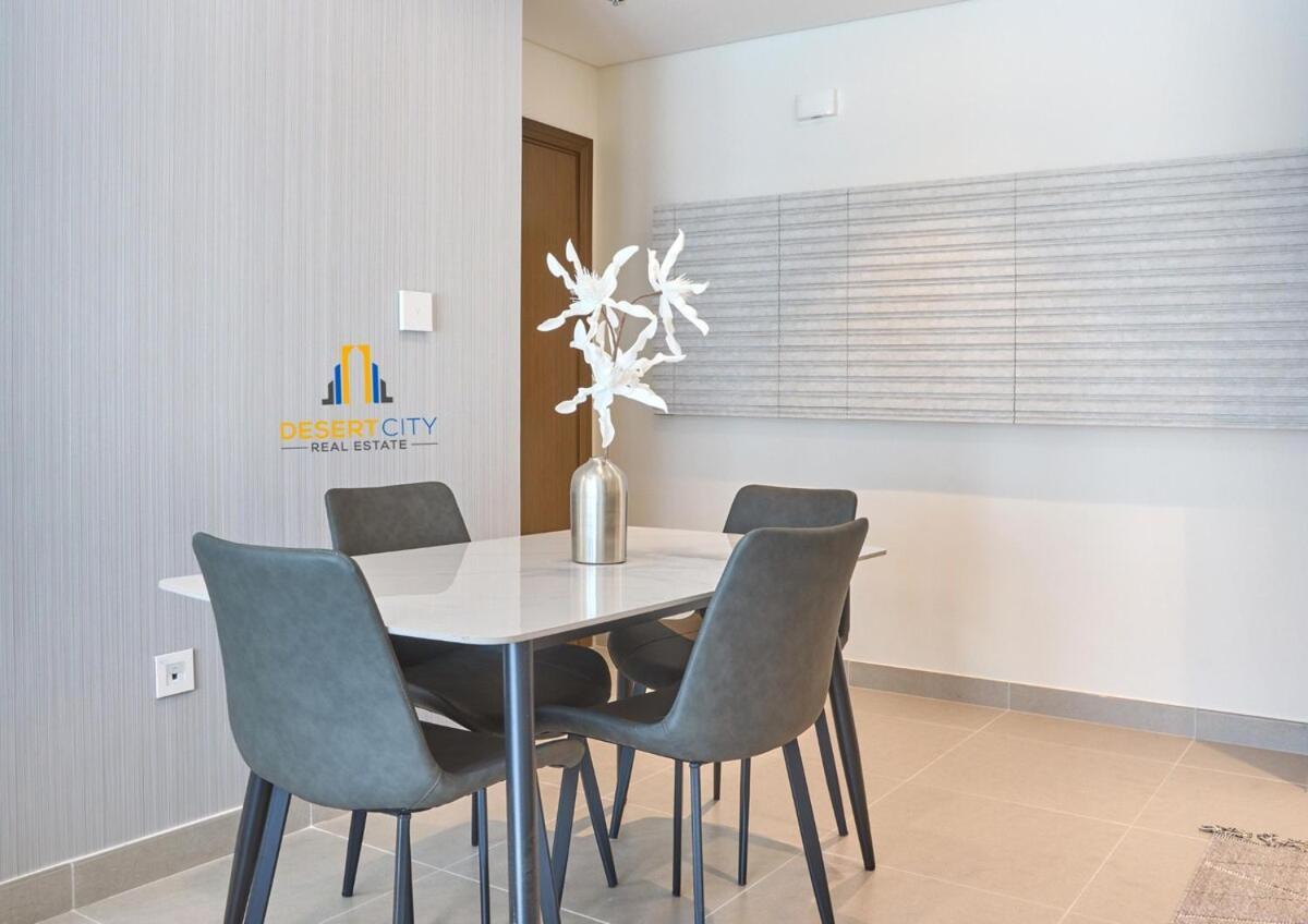 Cozy & Modern 1 Bedroom In Downtown Dubai, Hosted By Desert Apartment